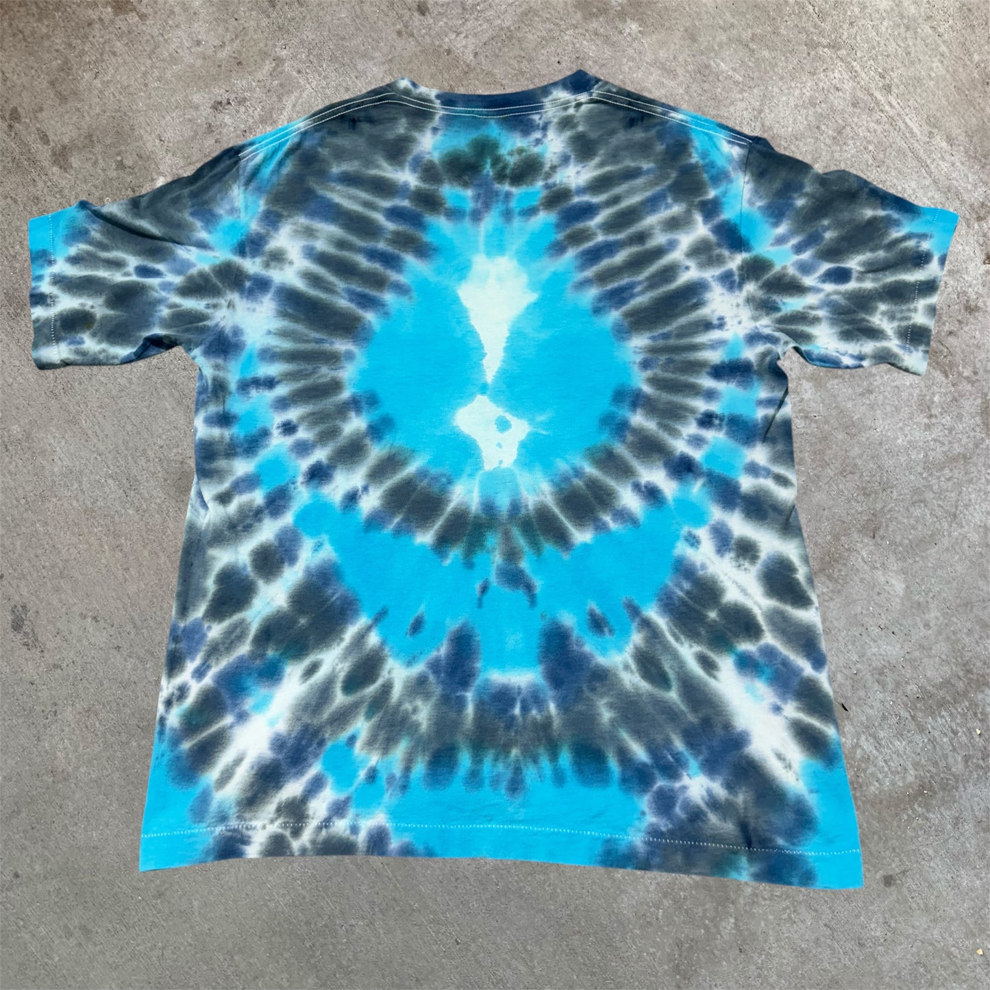 (L) 90s Six Flags Taz Shirt
