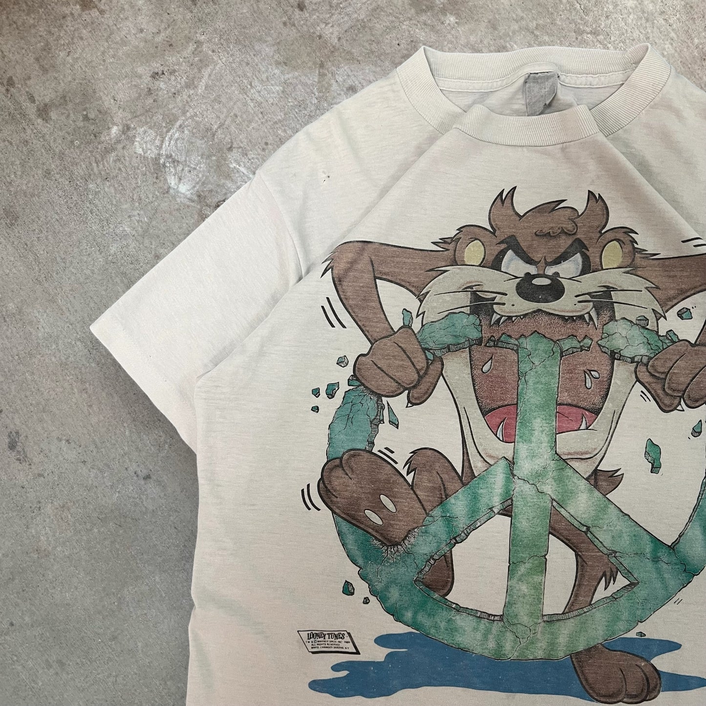 (L) 1989 Taz Peace Tshirt