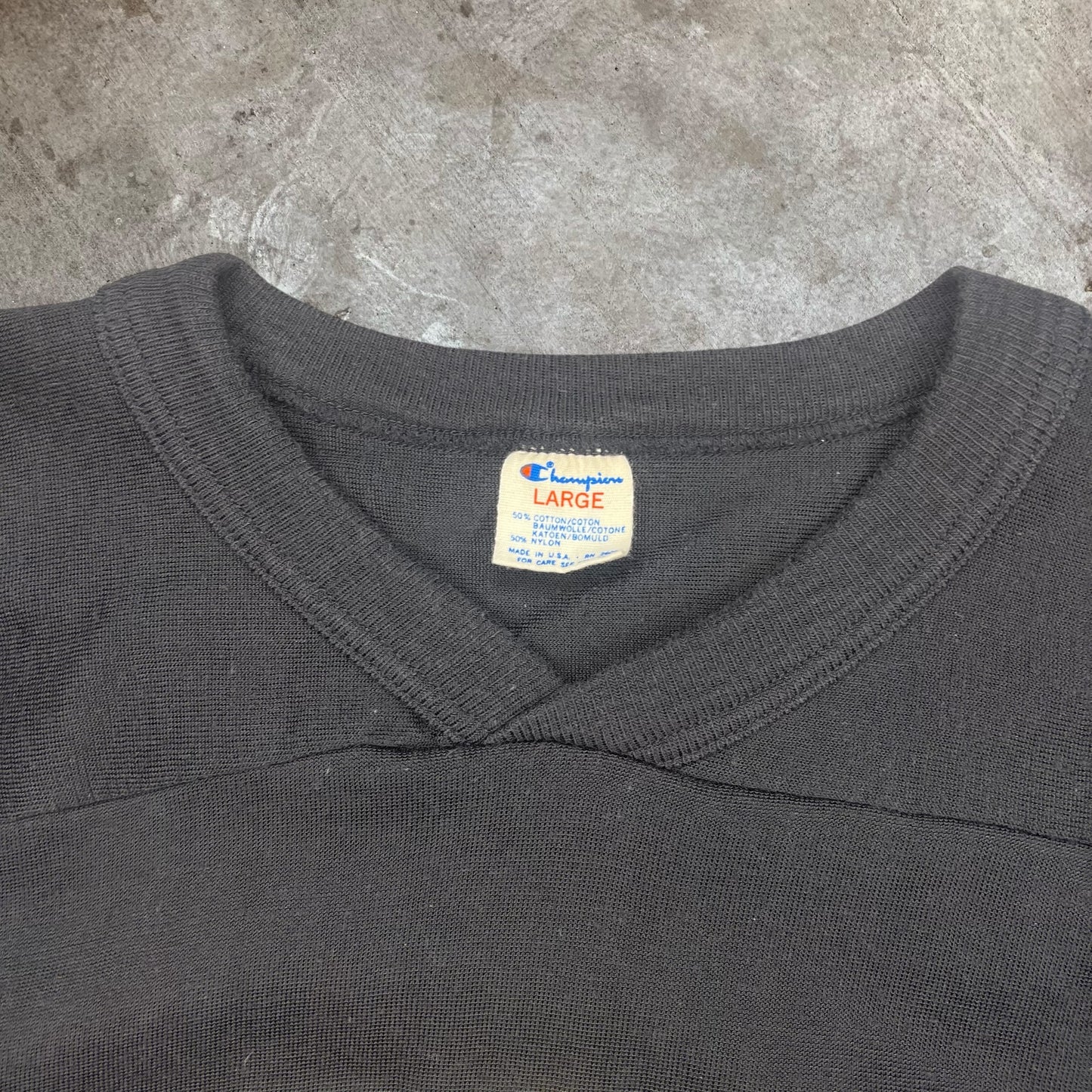 (L) 1986 Champion Iowa Hawkeyes Rose Bowl Tshirt
