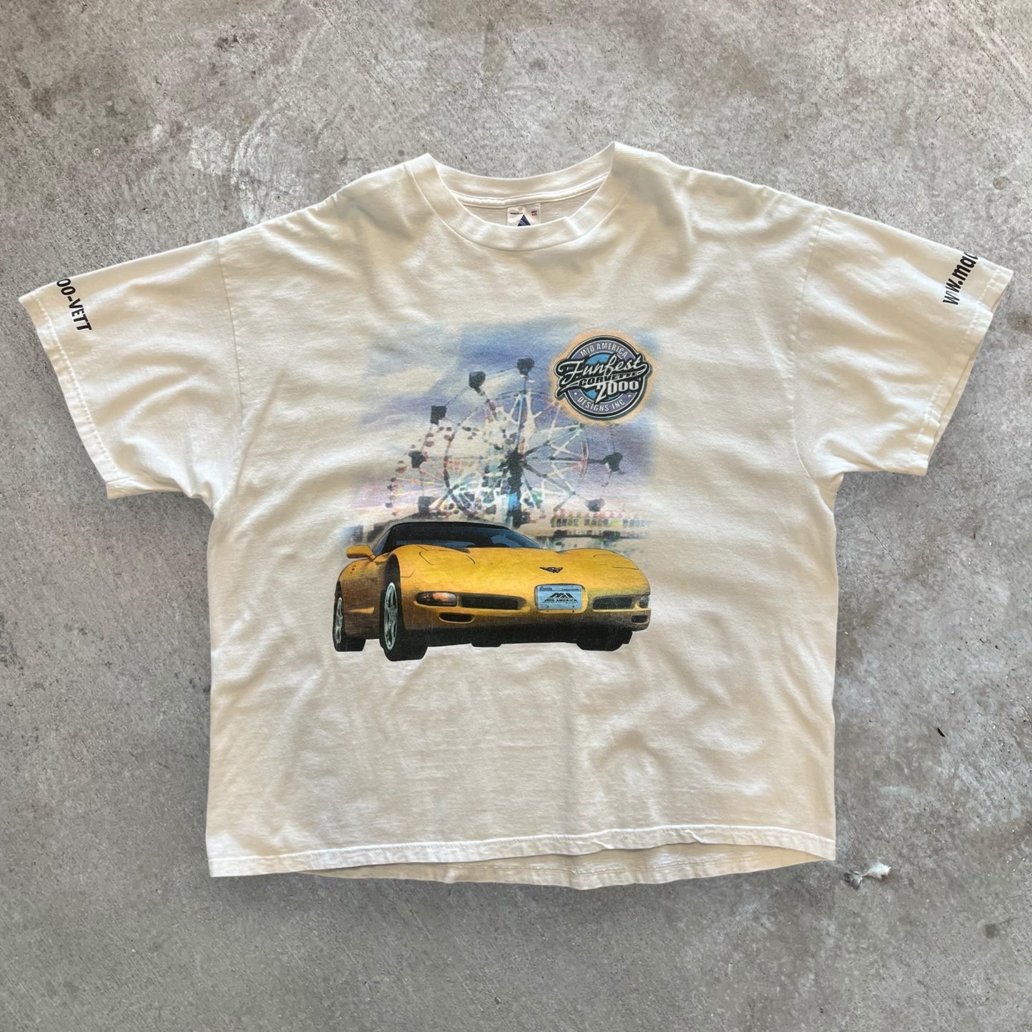 (XXL) 2000 Corvette Funfest Car Tshirt