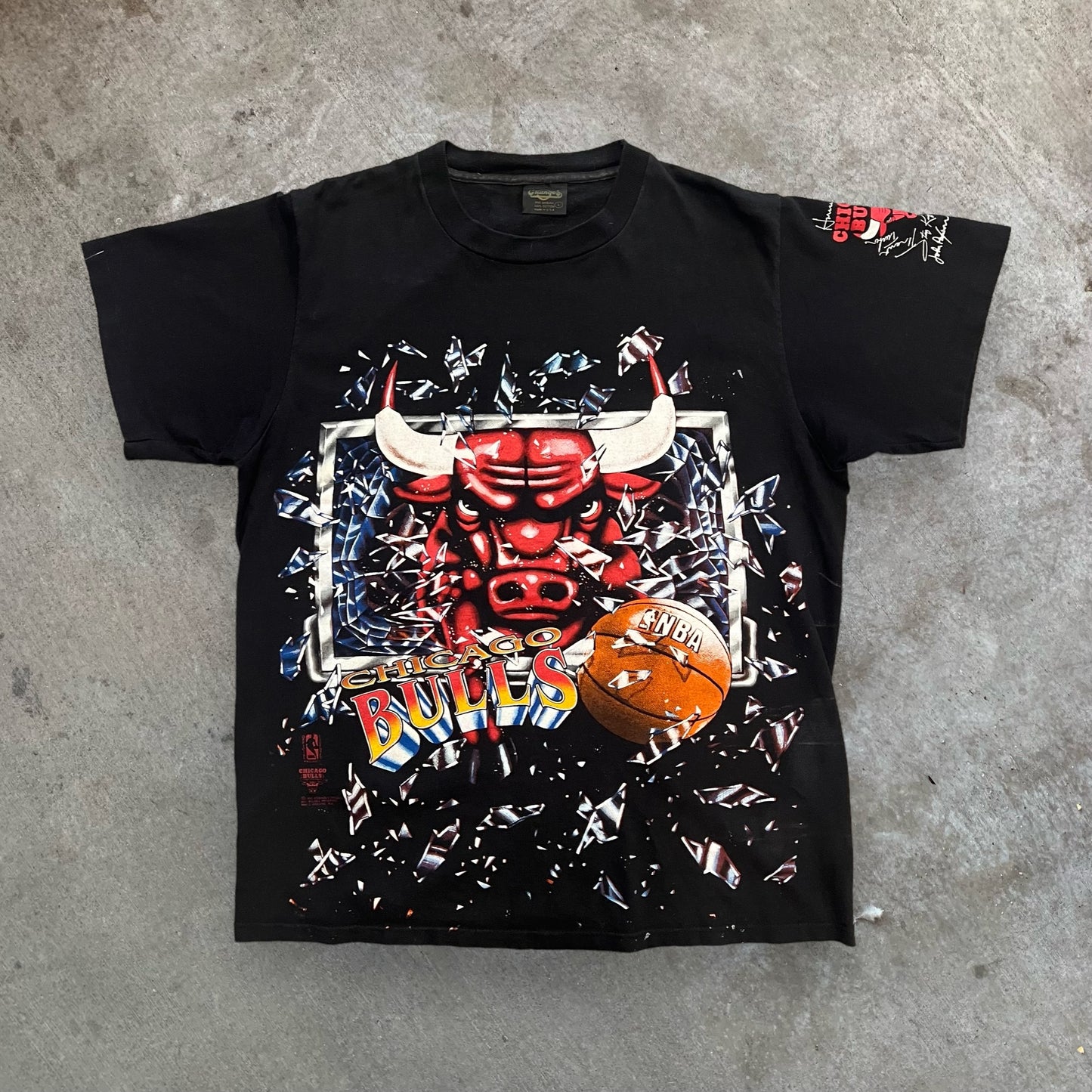 (L) 1992 Chicago Bulls Shattered Backboard Tshirt