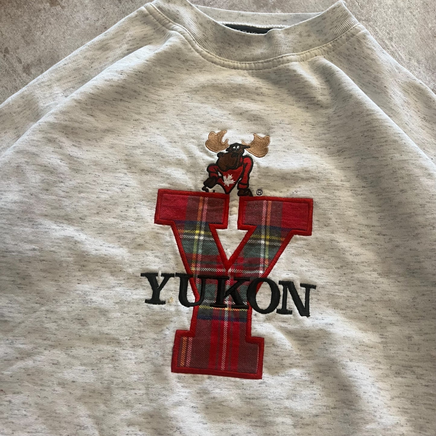 (L) 90s Yukon Canada Crewneck