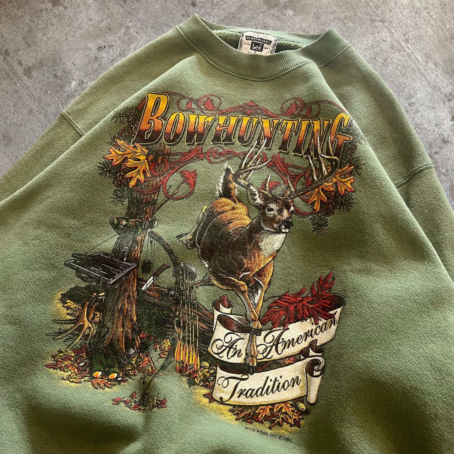 (L) 90s Bowhunting Deer Crewneck