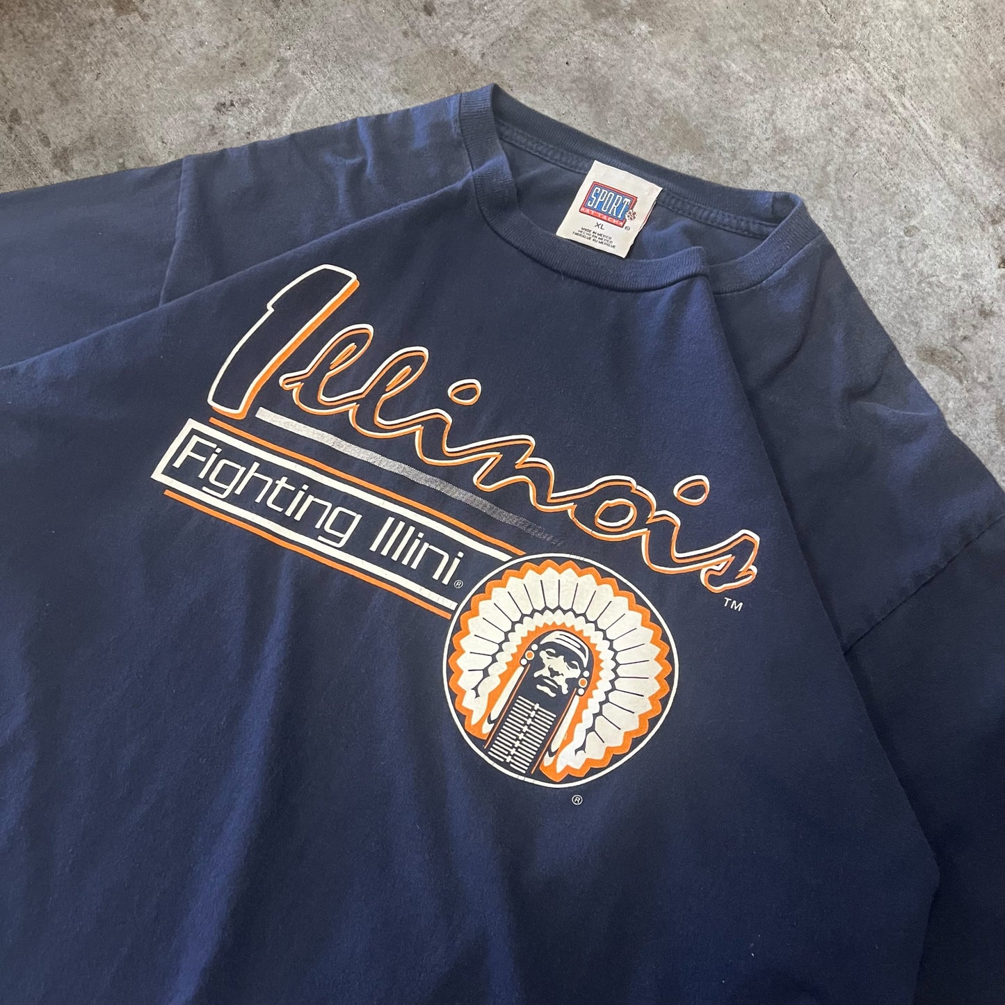 (XL) 90s University of Illinois Fighting Illini T-shirt