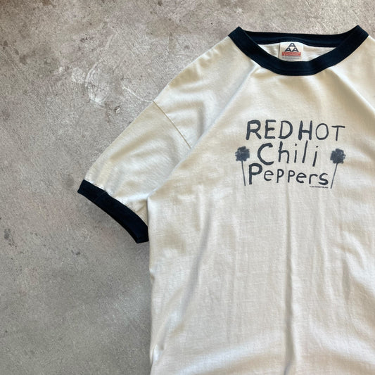 (L) 2002 Vintage Red Hot Chili Peppers Tshirt