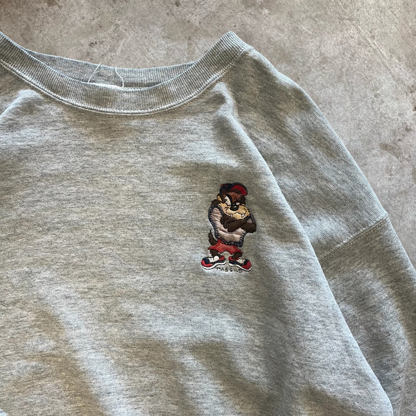 (XL) 90s Taz Embroidered Crewneck